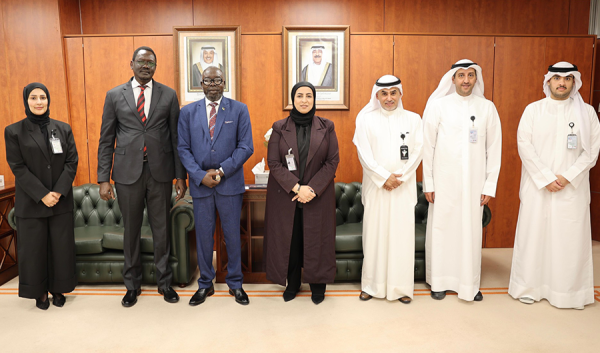 مديرة القوى العاملة تبحث مع سفير جنوب السودان تطوير آليات العمل وتبادل الخبرات مديرة القوى العاملة تبحث مع سفير جنوب السودان تطوير آليات العمل وتبادل الخبرات