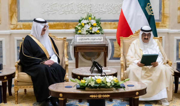 سمو الأمير يتسل م دعوة من ولي عهد السعودية لحضور منتدى مبادرة مستقبل الاستثمار