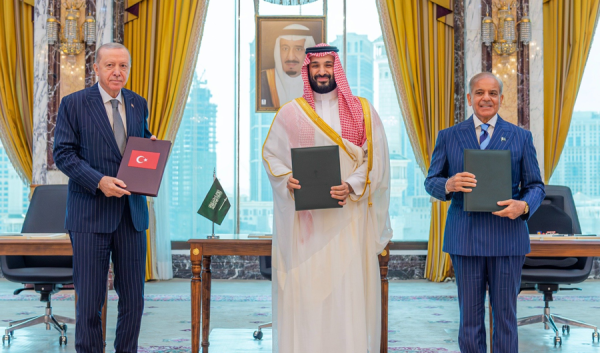 اتفاقية مكة تؤسس لدفاع مشترك بين السعودية وتركيا وباكستان اتفاقية مكة تؤسس لدفاع مشترك بين السعودية وتركيا وباكستان