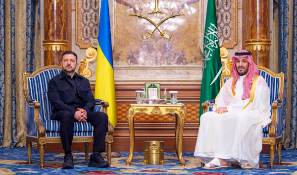 ولي العهد السعودي والرئيس الأوكراني يبحثان التطو رات الإقليمية والدولية ولي العهد السعودي والرئيس الأوكراني يبحثان التطو رات الإقليمية والدولية