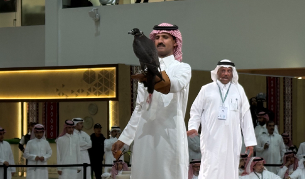 بمشاركة كويتية مزاد ملهم وجهة فريدة لنخبة الصقور من حول العالم