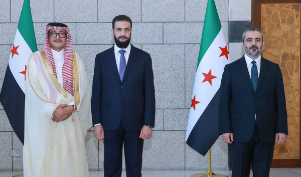 سفير السعودية في سوريا يقد م أوراق اعتماده إلى الرئيس الشرع سفير السعودية في سوريا يقد م أوراق اعتماده إلى الرئيس الشرع