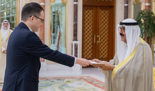 سمو أمير البلاد يتسل م أوراق اعتماد عدد من السفراء لدى الكويت سمو أمير البلاد يتسل م أوراق اعتماد عدد من السفراء لدى الكويت