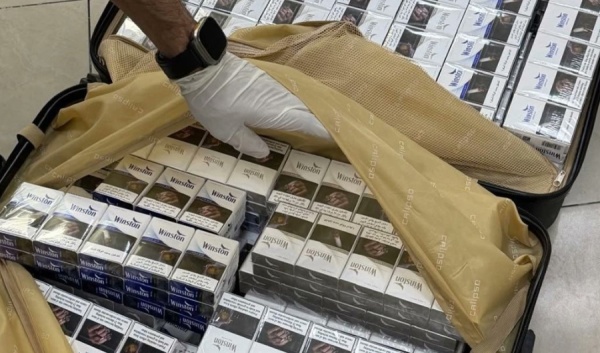 الجمارك تحبط تهريب 63 كرز سجائر في منفذ النويصيب الجمارك تحبط تهريب 63 كرز سجائر في منفذ النويصيب