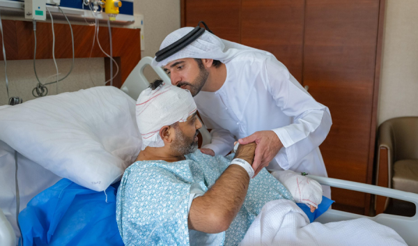 حمدان بن محمد يزور طيار فلاي دبي جس د أعلى درجات الشجاعة