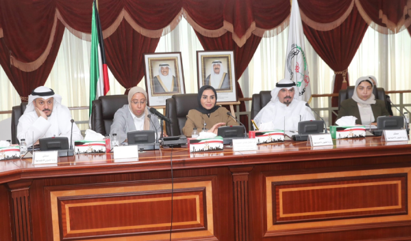 وزيرة الشؤون الإسراع في تطبيق الهوية البصرية الموح دة للجمعيات التعاونية وزيرة الشؤون الإسراع في تطبيق الهوية البصرية الموح دة للجمعيات التعاونية