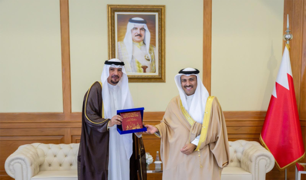 وزير الإعلام البحريني مكانة ثقافية رائدة للكويت وإسهامات بارزة أثرت المشهد الخليجي وزير الإعلام البحريني مكانة ثقافية رائدة للكويت وإسهامات بارزة أثرت المشهد الخليجي