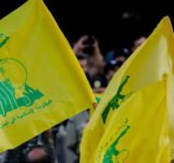 حزب الله يتهم واشنطن برعاية العدوان ويطالب بموقف وطني موحد