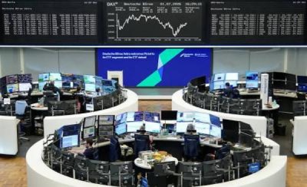 تراجع الأسهم الأوروبية بفعل خسائر شركات الذكاء الاصطناعي تراجع الأسهم الأوروبية بفعل خسائر شركات الذكاء الاصطناعي