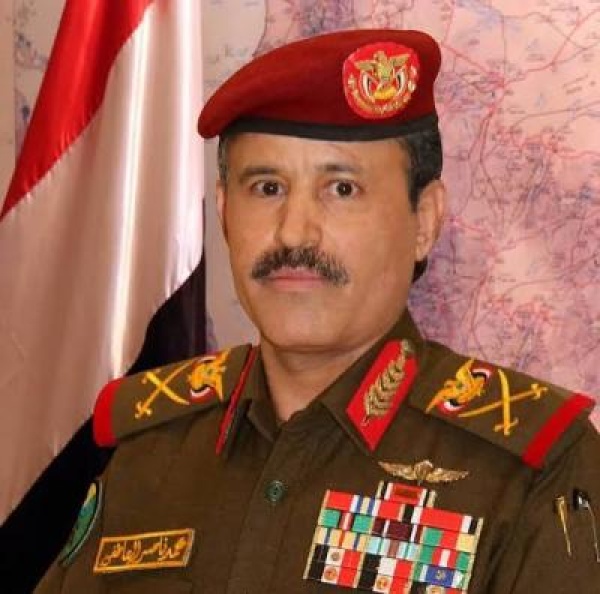 وزير الدفاع يؤكد جاهزية القوات المسلحة لكل الخيارات إذا استمر الحصار على اليمن وزير الدفاع يؤكد جاهزية القوات المسلحة لكل الخيارات إذا استمر الحصار على اليمن