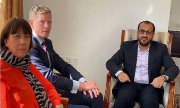 مصدر مطلع الوفد الوطني التقى المبعوث الأممي ووضعه أمام موقف اليمن من العدوان السعودي مصدر مطلع الوفد الوطني التقى المبعوث الأممي ووضعه أمام موقف اليمن من العدوان السعودي