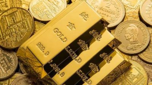 الذهب يتراجع مع ترقب تطورات الشرق الأوسط ومسار الفائدة الذهب يتراجع مع ترقب تطورات الشرق الأوسط ومسار الفائدة