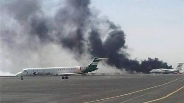 طيران العدو السعودي يستهدف مطار الحديدة الدولي