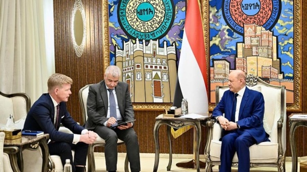 المبعوث الأممي يقود مشاورات واسعة بشأن اليمن ويتنقل بين الرياض ومسقط المبعوث الأممي يقود مشاورات واسعة بشأن اليمن ويتنقل بين الرياض ومسقط