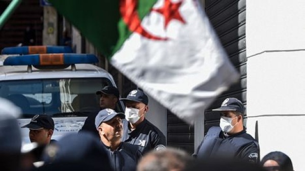 من هو تيك الجزائر توقف أحد أبرز مؤسسي دي زد مافيا المطلوبين لفرنسا من هو تيك الجزائر توقف أحد أبرز مؤسسي دي زد مافيا المطلوبين لفرنسا