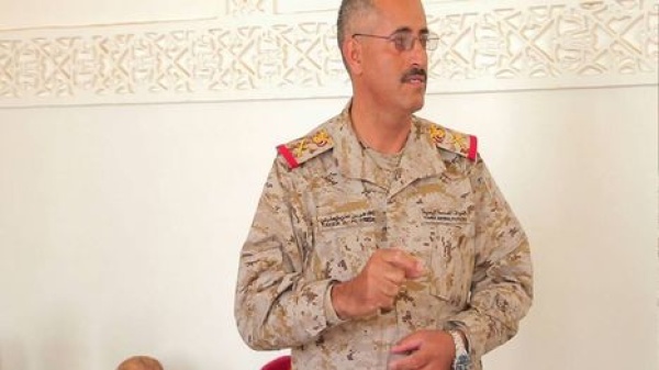 وزير الدفاع اليمني يعتذر عن بيان الوزارة حول استهداف التجمعات القبلية وزير الدفاع اليمني يعتذر عن بيان الوزارة حول استهداف التجمعات القبلية