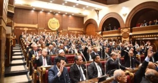 الشيوخ يناقش خطة التنمية 26 27 الحكومة تستهدف نمو ا 5 4