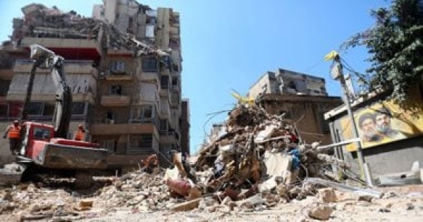 الاحتلال الإسرائيلي يشن غارة على بلدة مجدل زون فى قضاء صور بلبنان الاحتلال الإسرائيلي يشن غارة على بلدة مجدل زون فى قضاء صور بلبنان