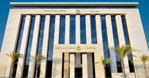 4 شروط حددها قانون العمل لتنظيم عمل الأجانب فى مصر