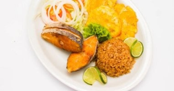 طريقة عمل أرز صيادية مع السمك الفيليه