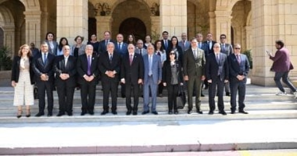 المجلس القومى يلتقى لجنة حقوق الإنسان بالشيوخ لبحث وتعزيز التعاون المؤسسى المجلس القومى يلتقى لجنة حقوق الإنسان بالشيوخ لبحث وتعزيز التعاون المؤسسى