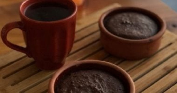 طريقة عمل كيكة الشكولاتة فى أكواب اعملى حاجة حلوة فى دقايق طريقة عمل كيكة الشكولاتة فى أكواب اعملى حاجة حلوة فى دقايق
