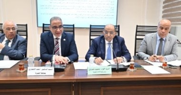 محلية النواب تناقش أزمة عقارى كفر طهرمس ومحافظ الجيزة لن نترك المتضررين محلية النواب تناقش أزمة عقارى كفر طهرمس ومحافظ الجيزة لن نترك المتضررين