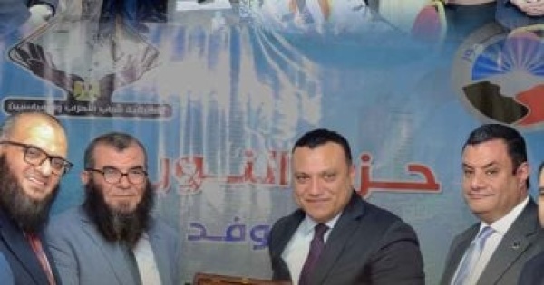 وفد تنسيقية شباب الأحزاب يناقش مع قيادات حزب النور ملفات وقضايا مهمة