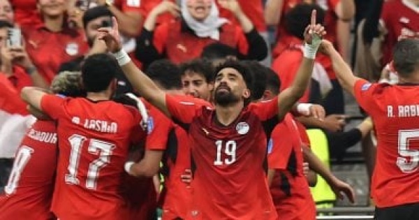 ياسر إدريس يهنئ الرئيس السيسي بأول انتصار تاريخي للمنتخب فى كأس العالم ياسر إدريس يهنئ الرئيس السيسي بأول انتصار تاريخي للمنتخب فى كأس العالم