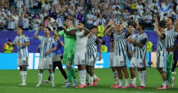 من المقاعد إلى الملابس طقوس غريبة ترافق الأرجنتين قبل نهائى كأس العالم من المقاعد إلى الملابس طقوس غريبة ترافق الأرجنتين قبل نهائى كأس العالم