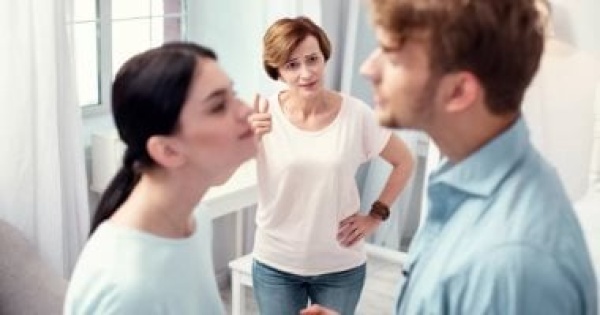أصلهم بيحبونا هل تكفى هذه الجملة لتبرير تدخلات أهل الزوج