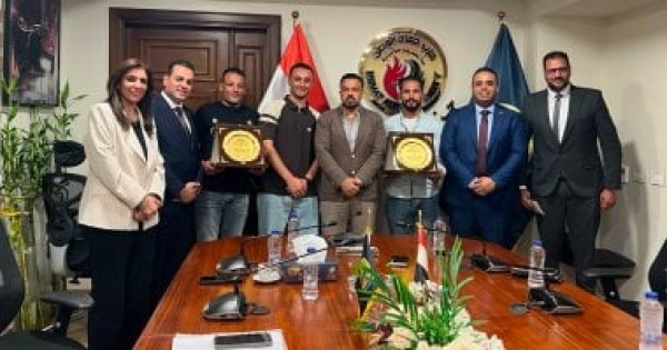 عقب إنقاذ أسرة من الغرق حماة الوطن يكرم شباب الغربية