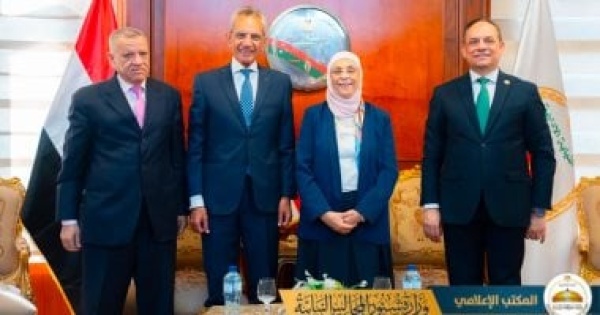 وزير شئون المجالس النيابية يهنئ رئيسة هيئة النيابة الإدارية بتوليها منصبها وزير شئون المجالس النيابية يهنئ رئيسة هيئة النيابة الإدارية بتوليها منصبها