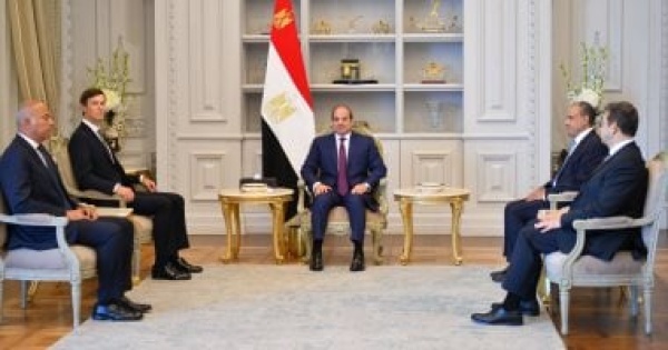الرئيس السيسى لكوشنر ضرورة تسوية مختلف الأزمات حفاظ ا على الاستقرار الإقليمى الرئيس السيسى لكوشنر ضرورة تسوية مختلف الأزمات حفاظ ا على الاستقرار الإقليمى