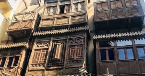 كيف ألهم فن الأرابيسك العالم بزخارفه الشرقية من العمارة إلى الموضة كيف ألهم فن الأرابيسك العالم بزخارفه الشرقية من العمارة إلى الموضة