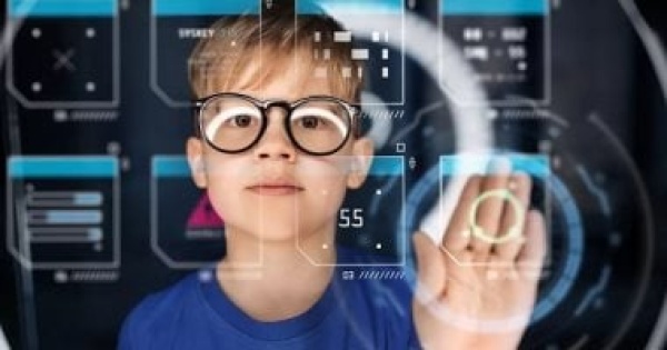 طفلك يستخدم الذكاء الاصطناعي في الدراسة 5 مهارات أهم من أي إجابة يقدمها له