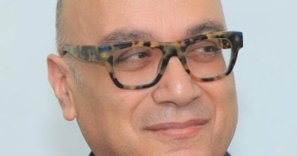 قمحة رد ا على حسن هيكل الدولة ليست شركة قابضة وقناة السويس ليست أصل ا للمقايضة