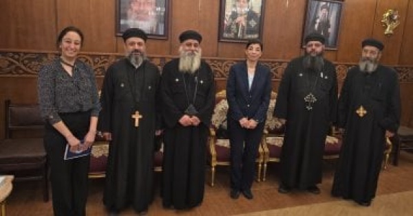 صندوق ضحايا الاتجار بالبشر يبحث مع الكنيسة الأرثوذكسية بدمياط تعزيز التوعية