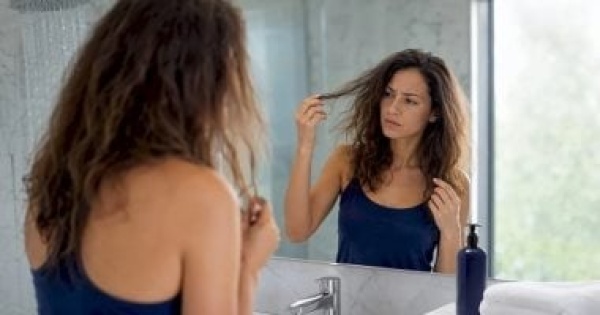 قبل ما تغيرى منتجات شعرك إزاى تعرفى إن مياه الاستحمام هى المشكلة