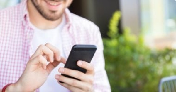 مش كل تأخير فى الرد معناه تجاهل 7 قواعد لإتيكيت الرسائل والمكالمات