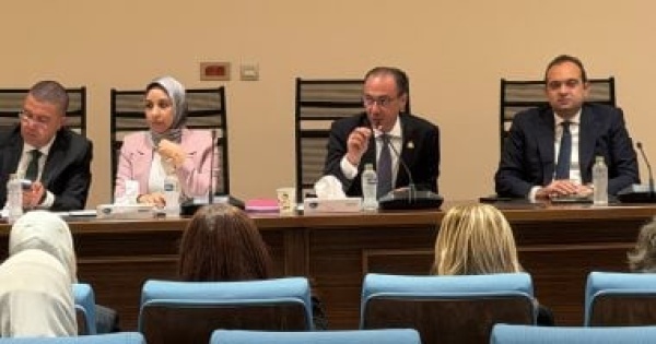 صحة النواب تعقد جلسة استماع لمناقشة أسس توزيع القوى البشرية الطبية