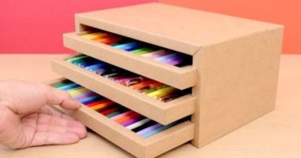 قبل ما ترمى الكرتون حيلة بسيطة لتنظيم الأدوات المكتبية والتخلص من الفوضى