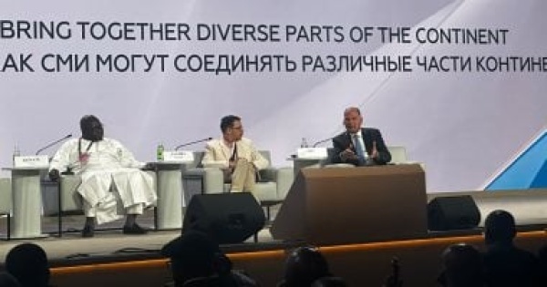 نشأت الديهي من موسكو أقترح أن يكون هناك نافذة أسبوعية صوت أفريقيا نشأت الديهي من موسكو أقترح أن يكون هناك نافذة أسبوعية صوت أفريقيا