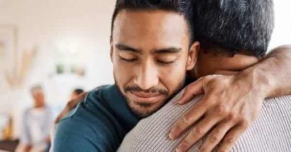 كيف نساند الوالدين فى مراحل العمر المختلفة دون الوقوف فى فخ الوصاية كيف نساند الوالدين فى مراحل العمر المختلفة دون الوقوف فى فخ الوصاية