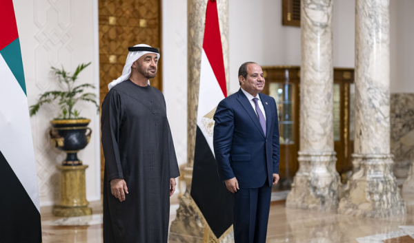 الشيخ محمد بن زايد والسيسي يرحبان بالاتفاق الأمريكي الإيراني الشيخ محمد بن زايد والسيسي يرحبان بالاتفاق الأمريكي الإيراني