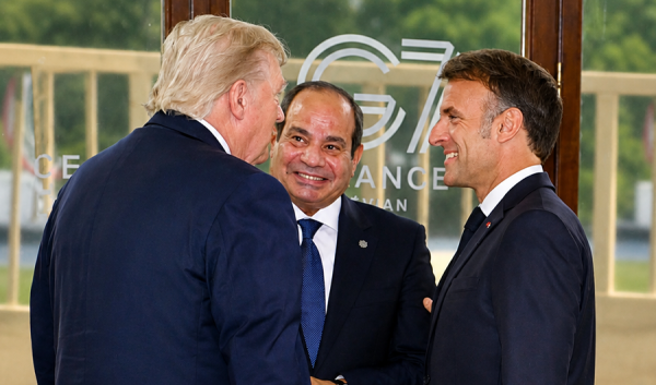 السيسي يجد د أمام قمة جي 7 إدانة الاعتداءات الإيرانية على دول الخليج السيسي يجد د أمام قمة جي 7 إدانة الاعتداءات الإيرانية على دول الخليج
