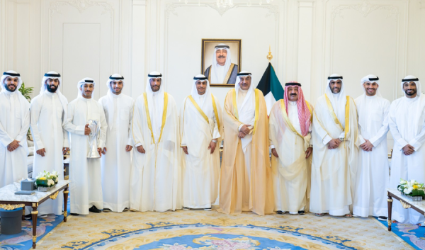 سمو ولي العهد يهنئ نادي الكويت بتتويجه بطلا لدوري التحدي الآسيوي سمو ولي العهد يهنئ نادي الكويت بتتويجه بطلا لدوري التحدي الآسيوي