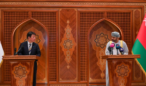 سلطنة عمان واليابان تؤكدان أهمية التوصل إلى اتفاق نهائي يخفض توترات المنطقة سلطنة عمان واليابان تؤكدان أهمية التوصل إلى اتفاق نهائي يخفض توترات المنطقة