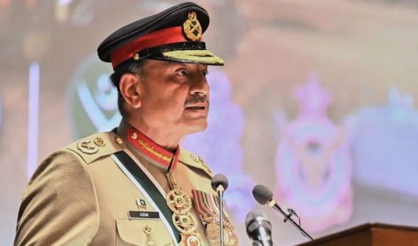 الخارجية الإيرانية قائد الجيش الباكستاني يزور طهران الاثنين الخارجية الإيرانية قائد الجيش الباكستاني يزور طهران الاثنين