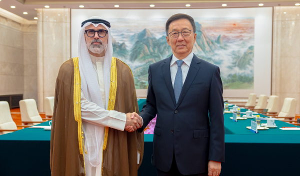 وزير الخارجية تطوير وتنمية الشراكة الاستراتيجية القائمة بين الكويت والصين وزير الخارجية تطوير وتنمية الشراكة الاستراتيجية القائمة بين الكويت والصين